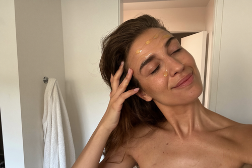 Applying oil to hair ends